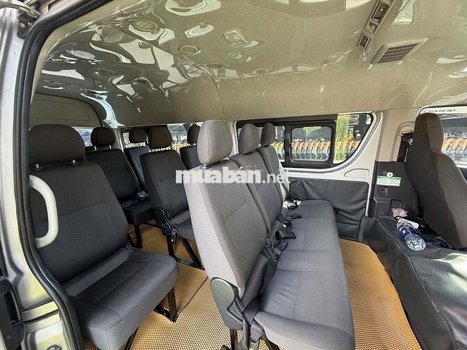 Toyota Hiace 2018 Dầu Bạc 156224 km