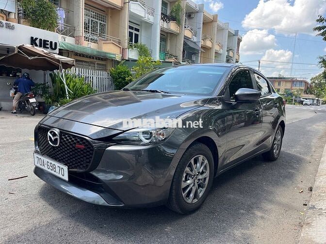 Mazda 2 cuối 2024 Xám Titan Like New
