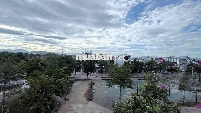 257 CHO THUÊ NHÀ 2.5 TẦNG VIEW CÔNG VIÊN XANH MÁT