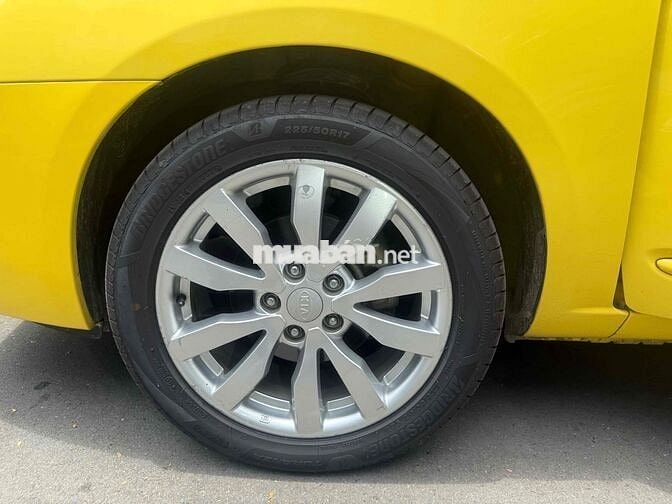 Kia Carens MT 1.6 102.000 km Vàng