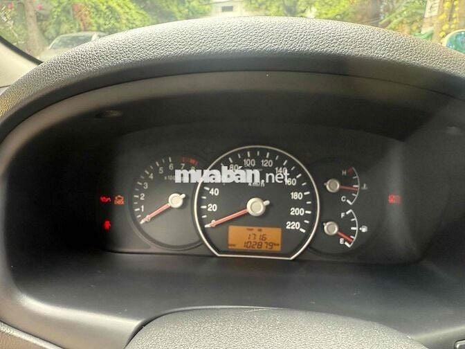 Kia Carens MT 1.6 102.000 km Vàng