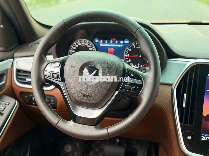 VinFast Lux SA2.0 Turbo 2019 Premium Đỏ