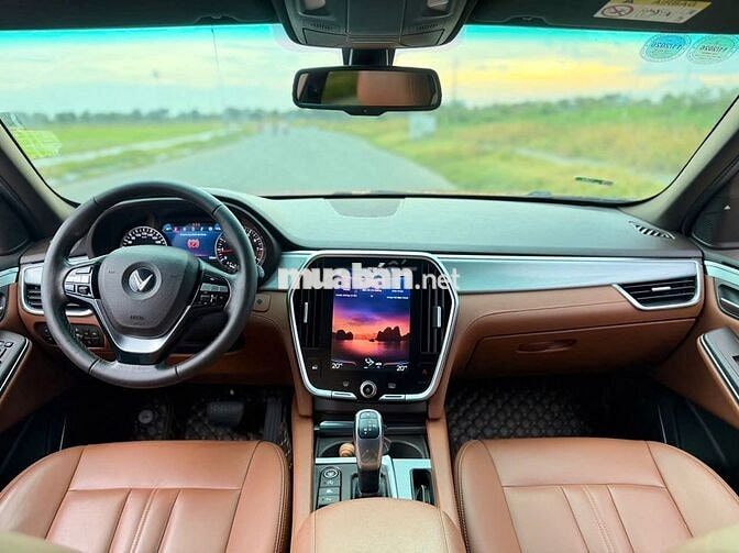 VinFast Lux SA2.0 Turbo 2019 Premium Đỏ
