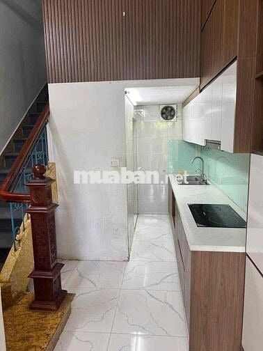cho thuê nhà Ngọc Lâm, 3PN, full đồ ở ngay. Giá 6,5tr