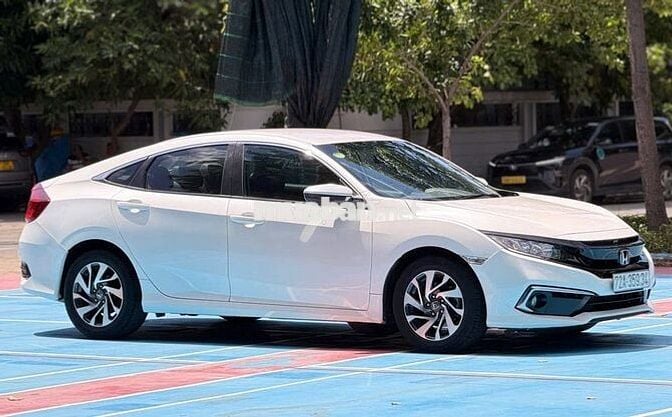 Honda Civic 2019 Thái Lan Trắng 60.000 km