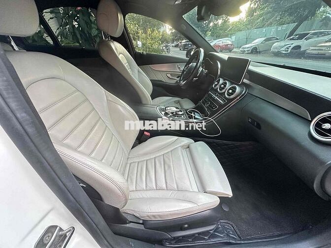 Mercedes-Benz C300 AMG 2016 Trắng