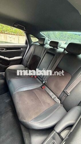 Honda Civic RS 2023 Trắng 15.000 km