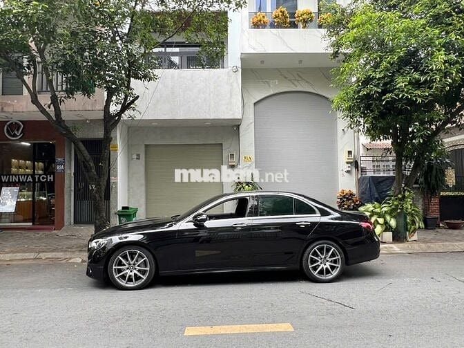 Mercedes-Benz E300 2021 48000 km Đen