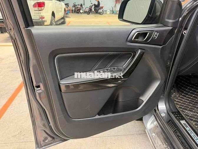 Ford Everest 2020 Titanium Full 2 cầu