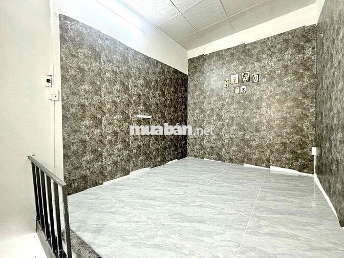 Phòng trệt gác đúc gần UFM KCX tiện đi Nguyễn Tất Thành