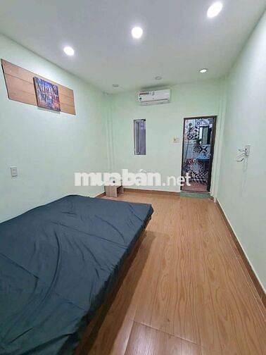 Nhà trống bờ kè, gần quận 1, quận 2, quận 3...