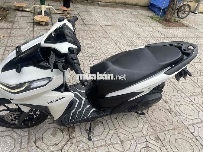 Honda Vario Thể thao Trắng đen Tiết kiệm xăng