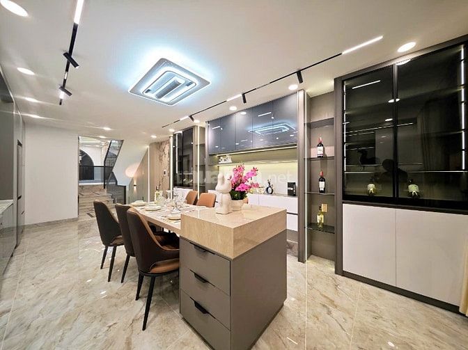 ⭐️Siêu phẩm 5 Lầu THANG MÁY tuyệt đẹp Cao cấp đường rộng 12m Đường Số 