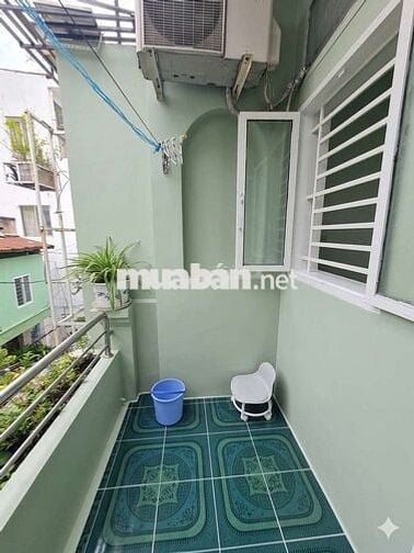 Nhà trống bờ kè, gần quận 1, quận 2, quận 3...