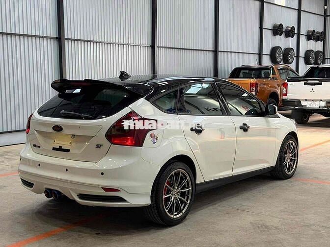 Ford Focus 2013 1.6 hatchback