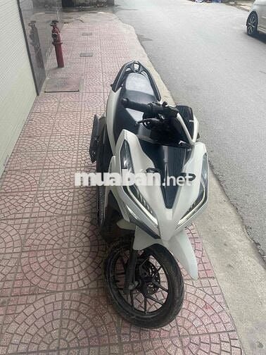 Honda Vario Thể thao Trắng đen Tiết kiệm xăng