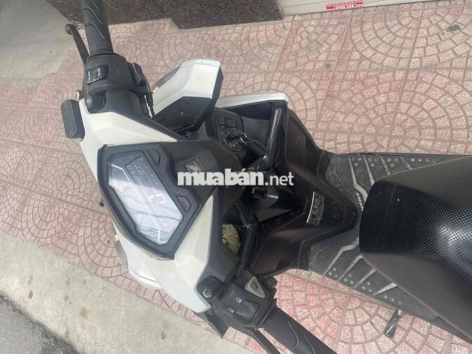Honda Vario Thể thao Trắng đen Tiết kiệm xăng