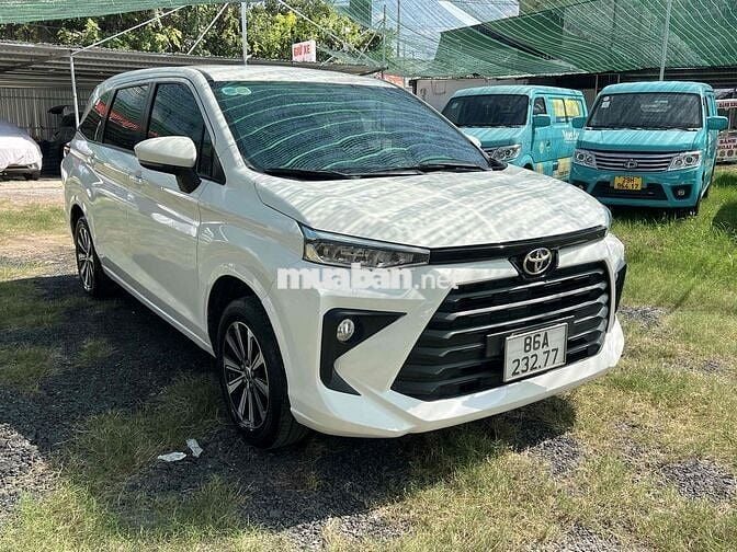 Toyota Avanza Premio Trắng Số sàn