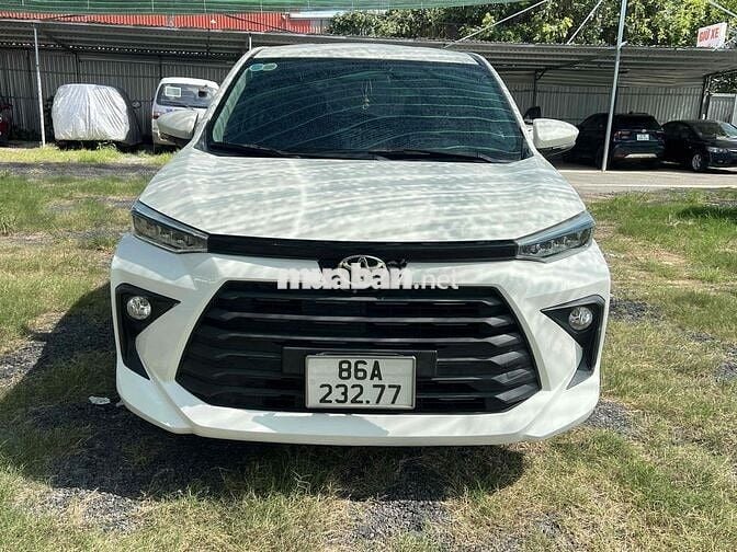 Toyota Avanza Premio Trắng Số sàn