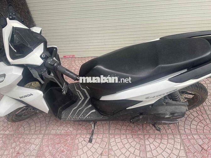 Honda Vario Thể thao Trắng đen Tiết kiệm xăng