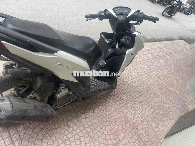 Honda Vario Thể thao Trắng đen Tiết kiệm xăng
