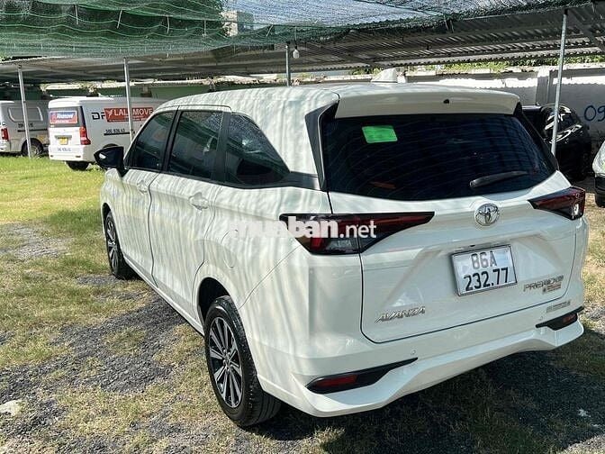 Toyota Avanza Premio Trắng Số sàn