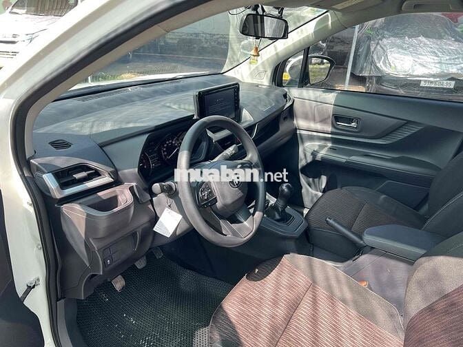 Toyota Avanza Premio Trắng Số sàn
