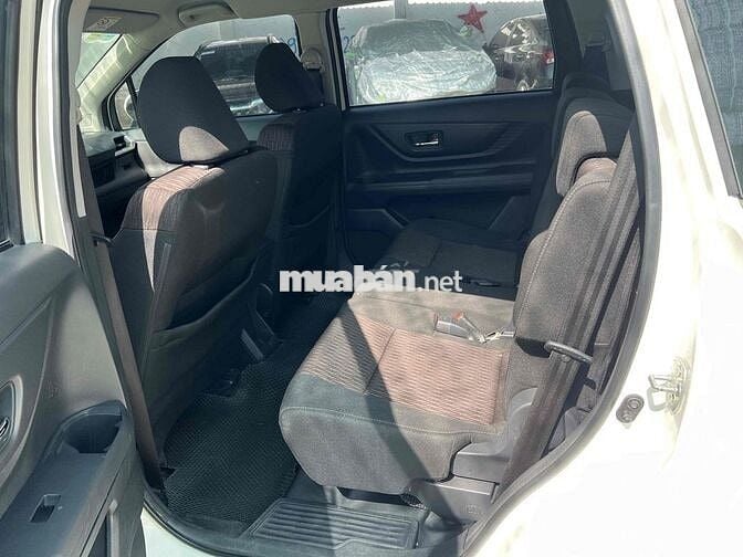 Toyota Avanza Premio Trắng Số sàn