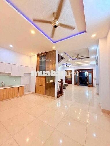 Hẻm 6m Nguyễn Sơn, 3 Tấm, 6 x 18m, 4 Phòng Ngủ, 4wc, sân Thượng