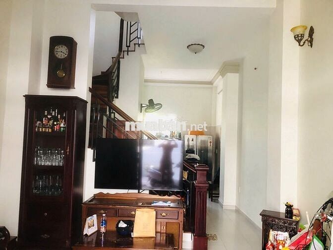 Chinh chủ cân bán nhà xây dựng kiên cố đã có sổ và hoàn công đầy đủ