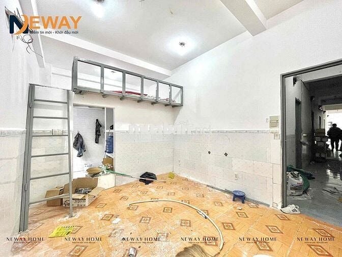 ĐI BỘ QUA 624 Âu Cơ CHỈ 2P , SẴN MÁY LẠNH VÀ CỬA SỔ TRỜI, BAN CÔNG LỚN