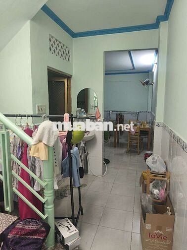 Cho thuê nhà nguyên căn có sẵn máy lạnh, giường,tủ quần áo 