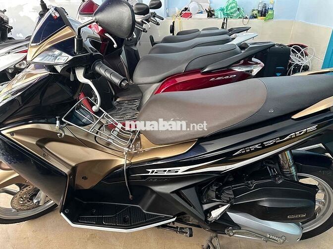 Honda Air Blade 125 Nâu đen đã sử dụng