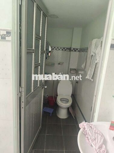 Cho thuê nhà nguyên căn có sẵn máy lạnh, giường,tủ quần áo 