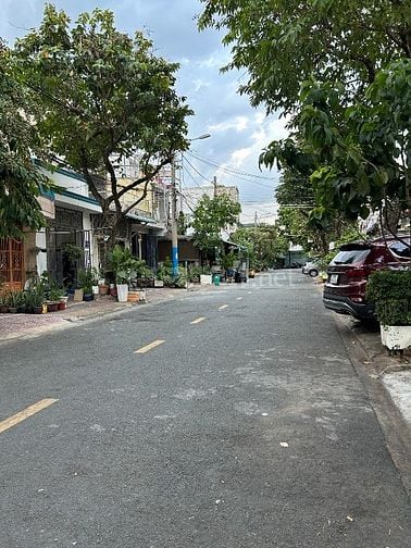 Bán đất cạnh đường Nguyễn Duy Trinh 