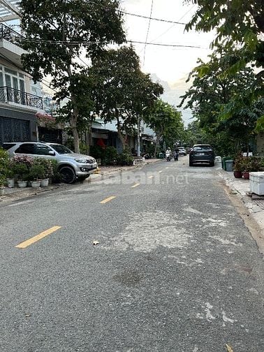 Bán đất cạnh đường Nguyễn Duy Trinh 
