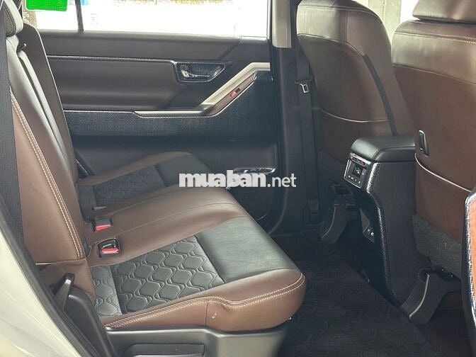 Toyota Innova Cross V 2025 - GIÁ CÒN GIẢM