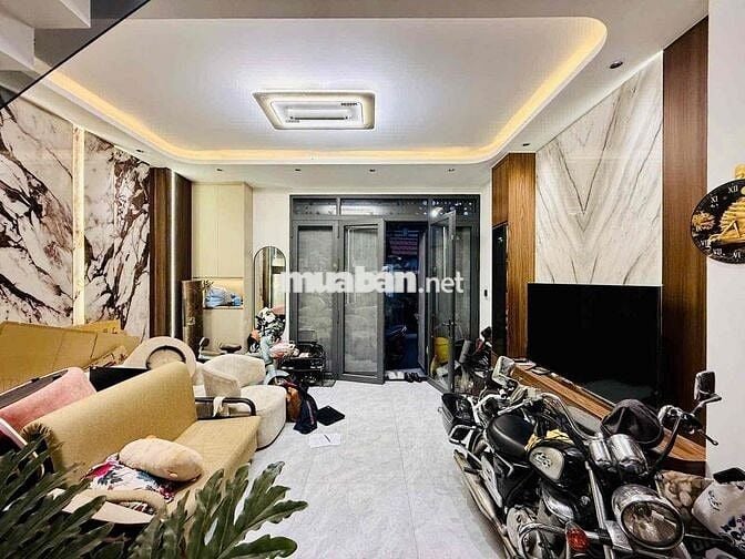 GẤP BÁN nhà 4 tầng  5x11m chủ để lại nội thất- hẻm xe hơi