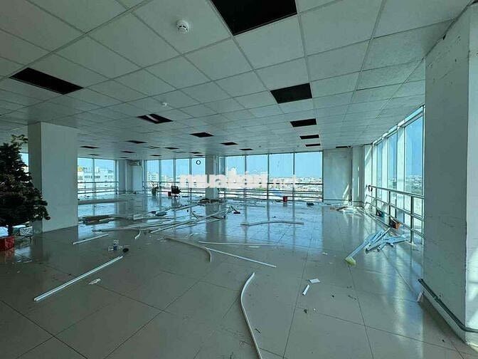 Cho Thuê 250m2 sàn trống suốt ngay Bà Triệu Tp Huế🔥
