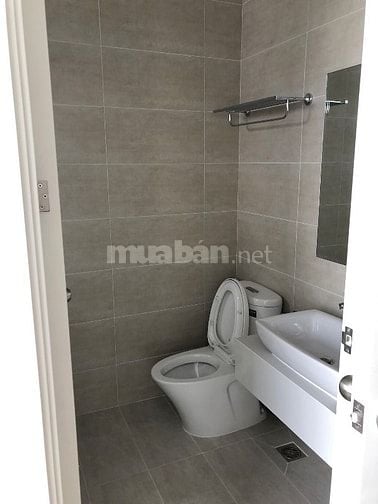 căn hộ cao cấp, đầy đủ tiện ích siêu thị , quán ăn, hầm gửi xe, phíấp