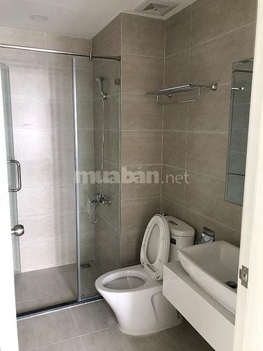 căn hộ cao cấp, đầy đủ tiện ích siêu thị , quán ăn, hầm gửi xe, phíấp