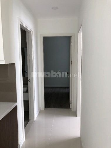 căn hộ cao cấp, đầy đủ tiện ích siêu thị , quán ăn, hầm gửi xe, phíấp