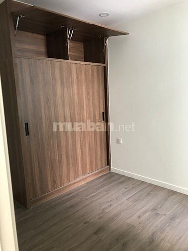 căn hộ cao cấp, đầy đủ tiện ích siêu thị , quán ăn, hầm gửi xe, phíấp