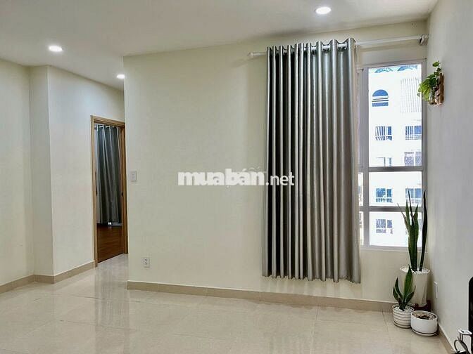 Kẹt bank bán căn 62m2 2pn 2wc tặng ít nội thất 2,2 tỷ bao thuế phí