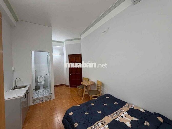 Cho thuê phòng giá rẻ, cửa sổ trời, đầy đủ nội thất, ngay bến xe Quận8