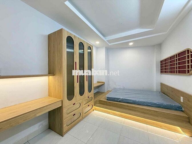 Lợi nhuận: 25tr ... sang rẽ ( HD zin 6 năm ). Nhà mặt tiển