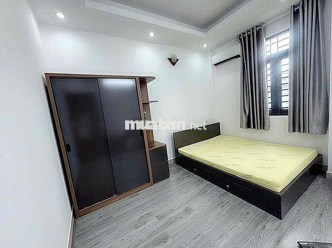 Nhà Đẹp [ 4 x 13] đúc 2 lầu ( 3 Pn ,3máy lạnh) —khu Mã lò
