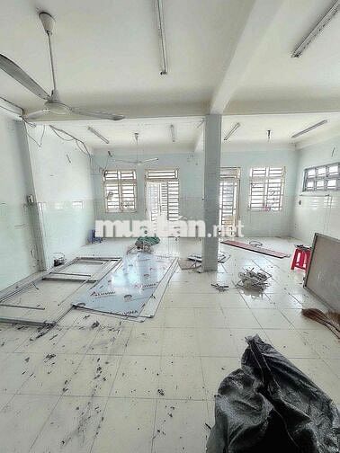 Nhà [ 8x 12] 2 lầu thông suốt 3tolet ,khu kênh Nước Đen,Bình Tân