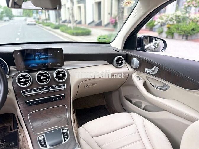 Mercedes-Benz GLC 200 4Matic 2020 Đen