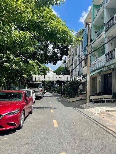Nhà nát Bình Phú Q6, Tiện xây mới, DT: 4x18, View công viên